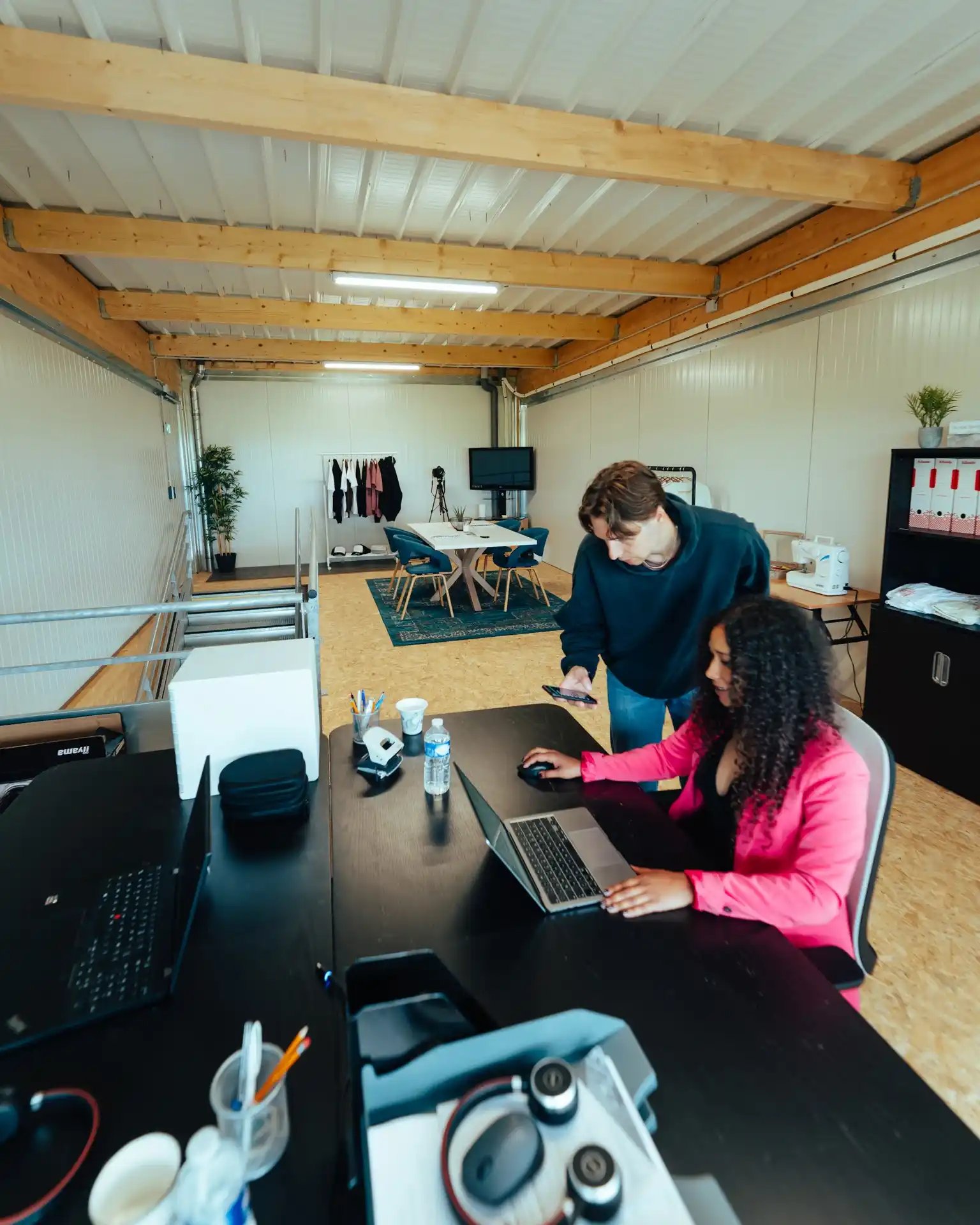 Lager mit Büro für Kleinunternehmer