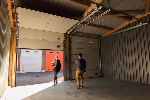 box_de_stockage-louer-box-location-depot-garage-garde_meuble-location-entreposage-Storage24-Stockage24-entrepot-bureau-bureaux-double-1