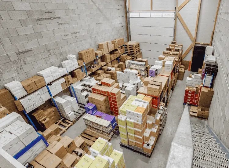 Lagerflaeche mit Buero zum mieten