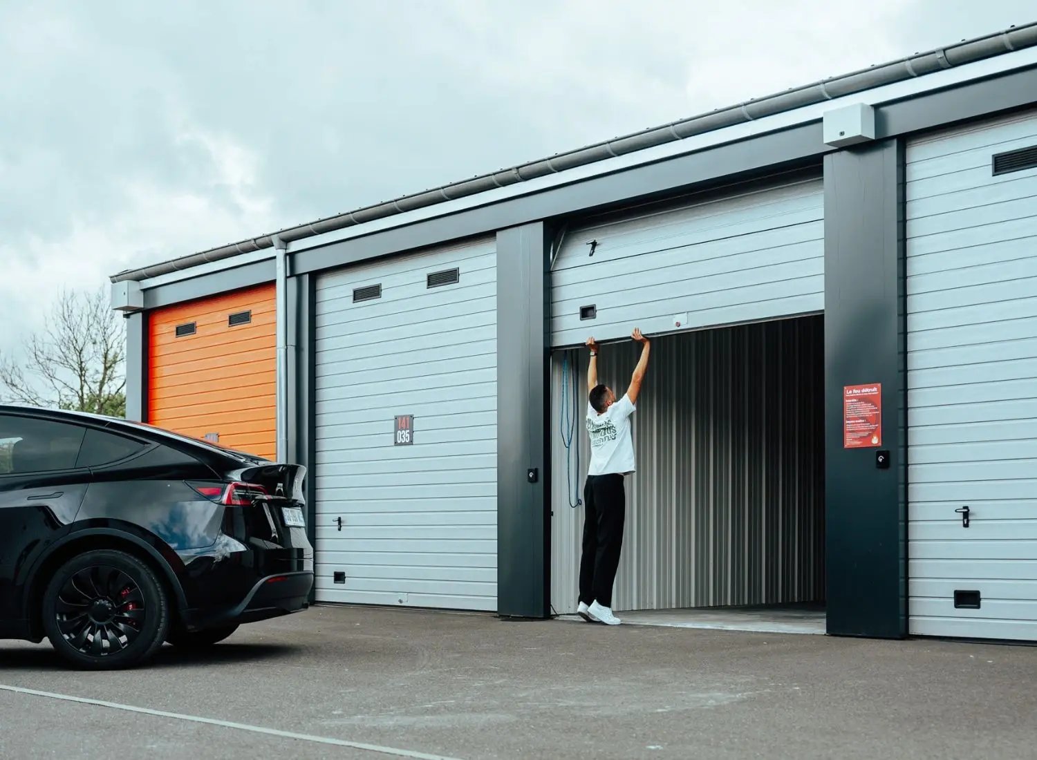 Passende Garage zum Parken von Firmenwagen