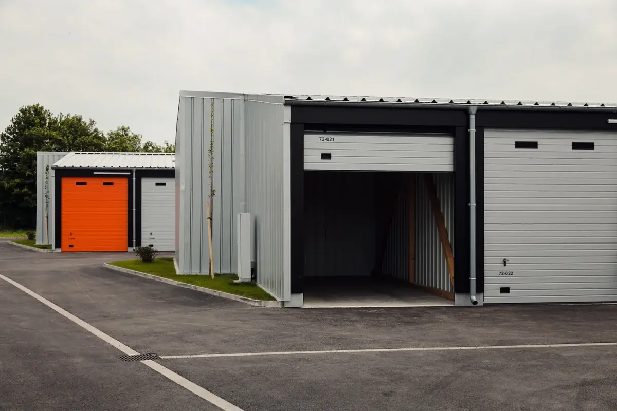 21 m²