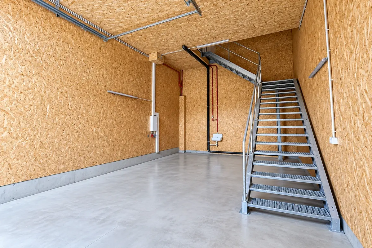 110 m²