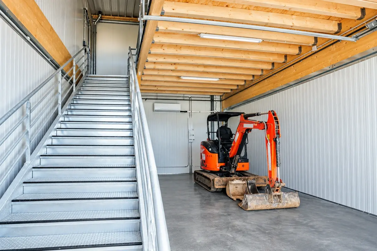 96 m²