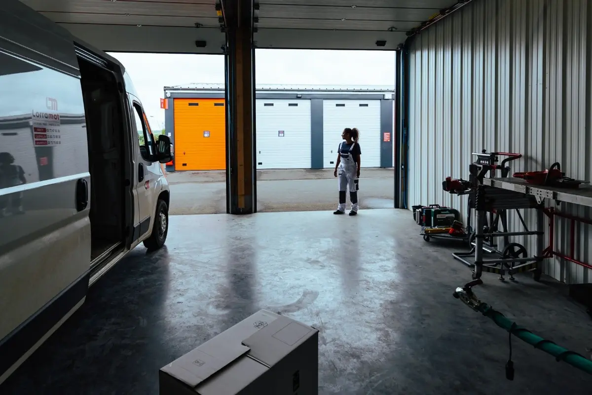 112 m²