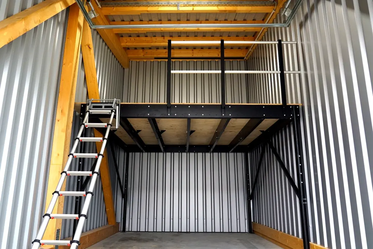 28 m²