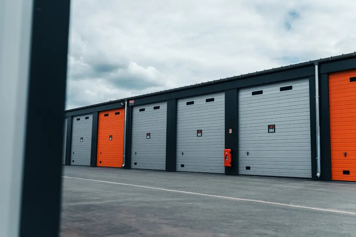56 m²