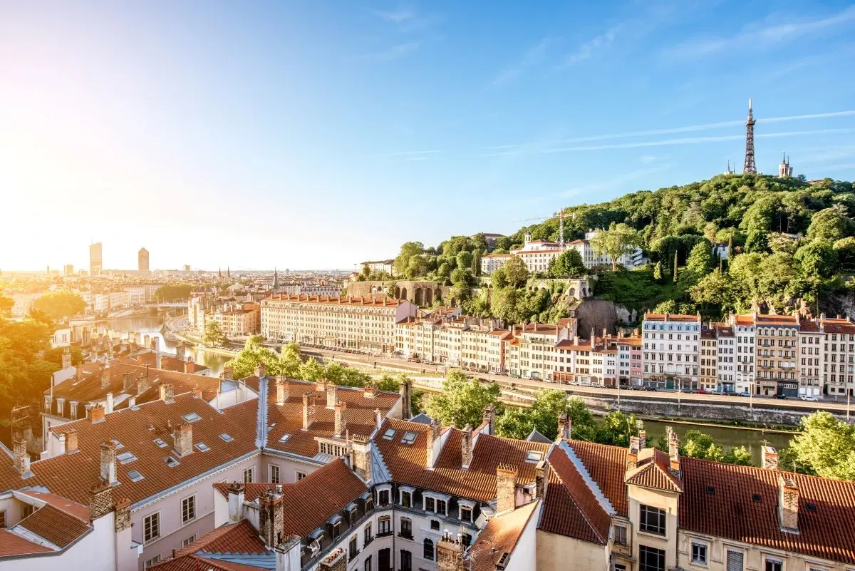 Region-Auvergne-Rhone-Alpes-location-box-local-dactivite