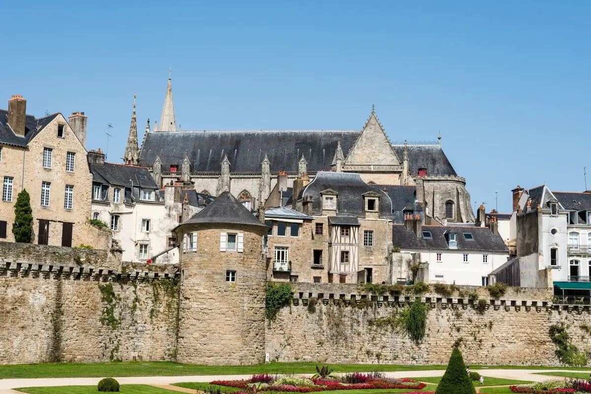 Region-Bretagne-location-box-local-dactivite