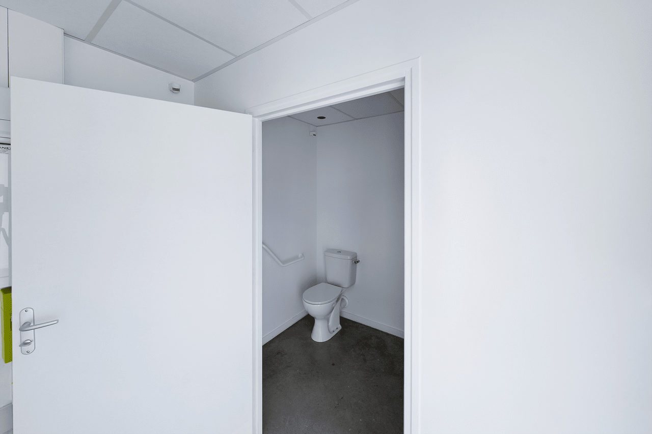 Unternehmereinheit-Lager-mit-büro-mieten-Storage24